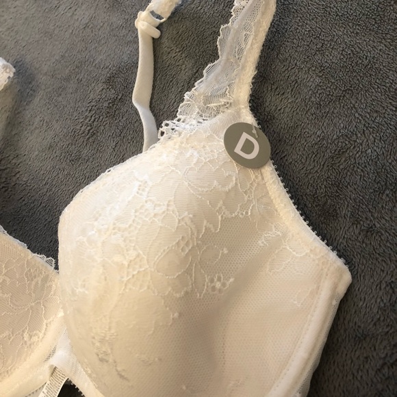 Brand new white lace bra - Picture 2 of 5